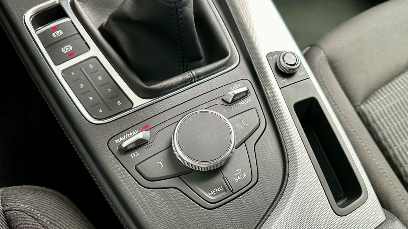 Audi A4 Avant - 35 TFSI 150 DESIGN ATTELAGE ELECTRIQUE