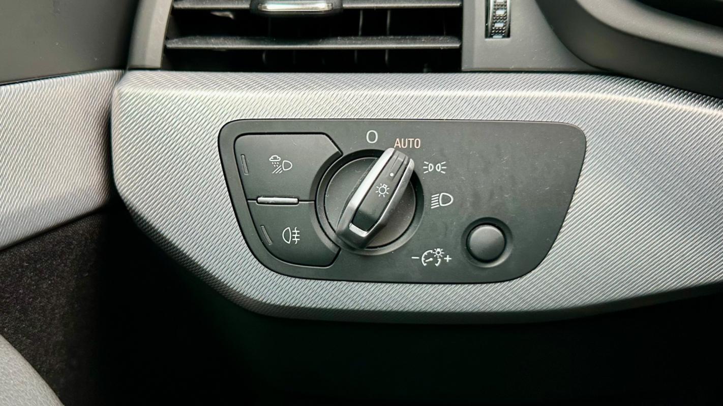 Audi A4 Avant - 35 TFSI 150 DESIGN ATTELAGE ELECTRIQUE