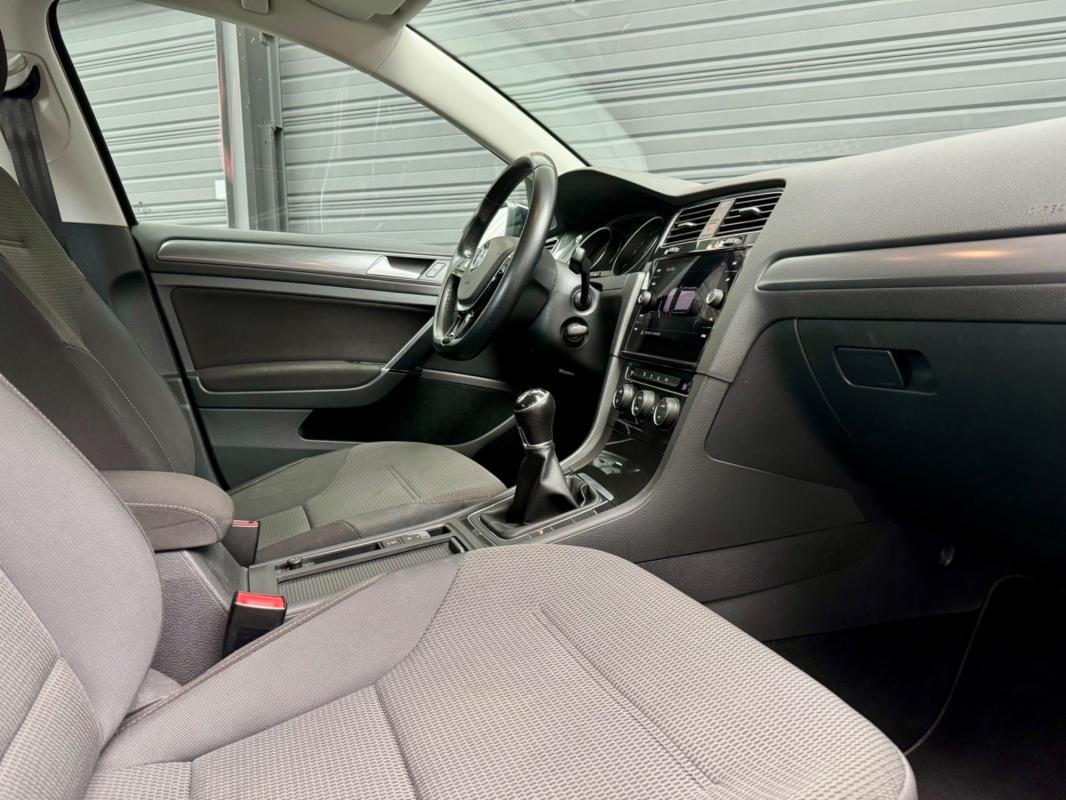 Volkswagen Golf - 1.6 TDI 115 CONFORTLINE + ACC