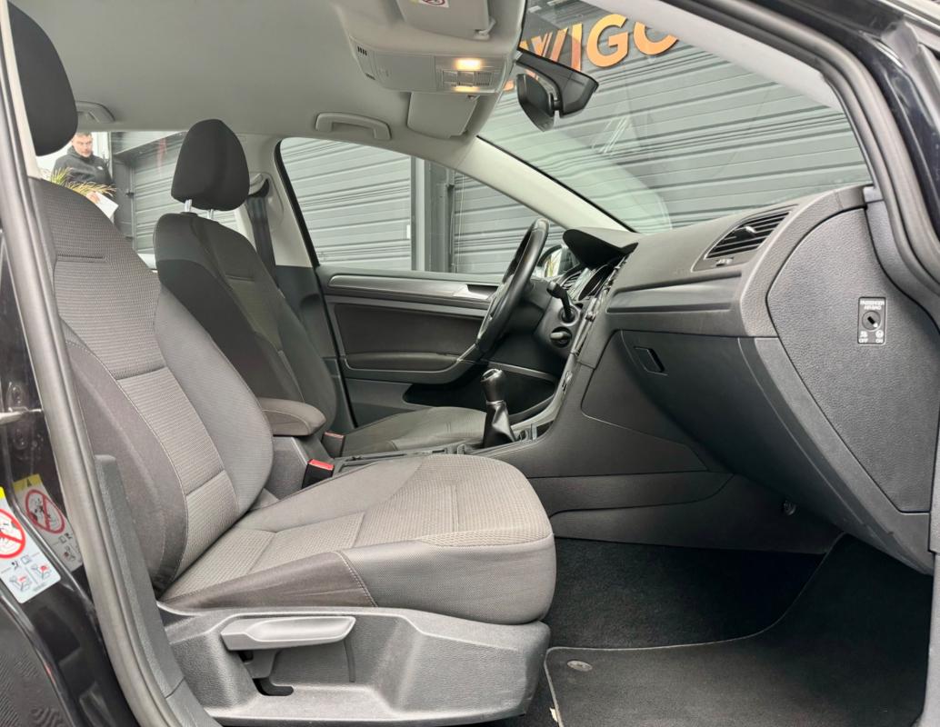 Volkswagen Golf - 1.6 TDI 115 CONFORTLINE + ACC