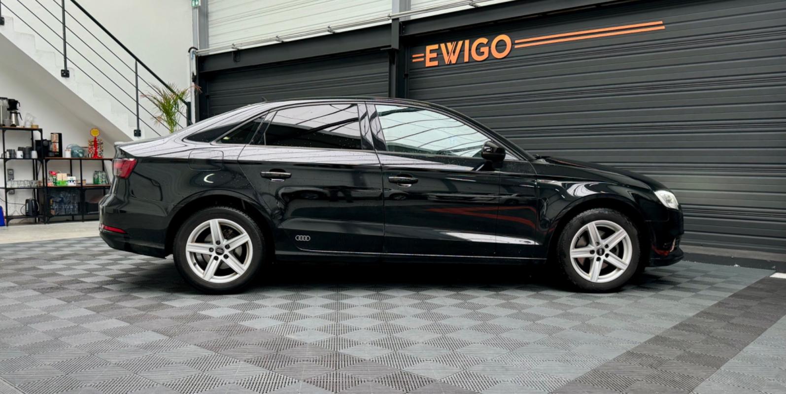Audi A3 - BERLINE 1.6 TDI BUSINESS S-TRONIC