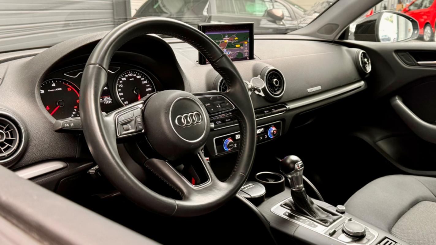 Audi A3 Berline - 2.0 TDI 150 BUSINESS LINE S-TRONIC 7 ENTRETIEN AUDI