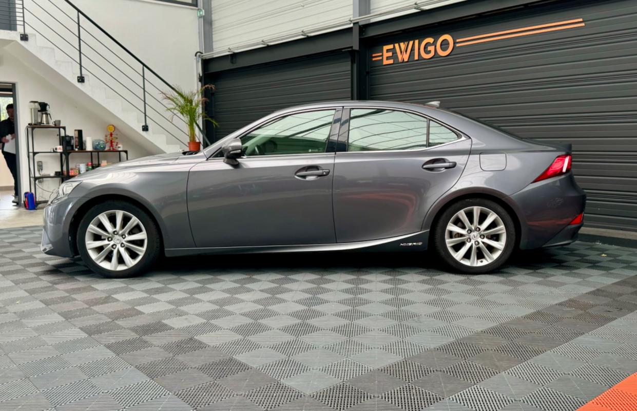 Lexus IS - 300 H 223H 180 HEV PACK LUXE