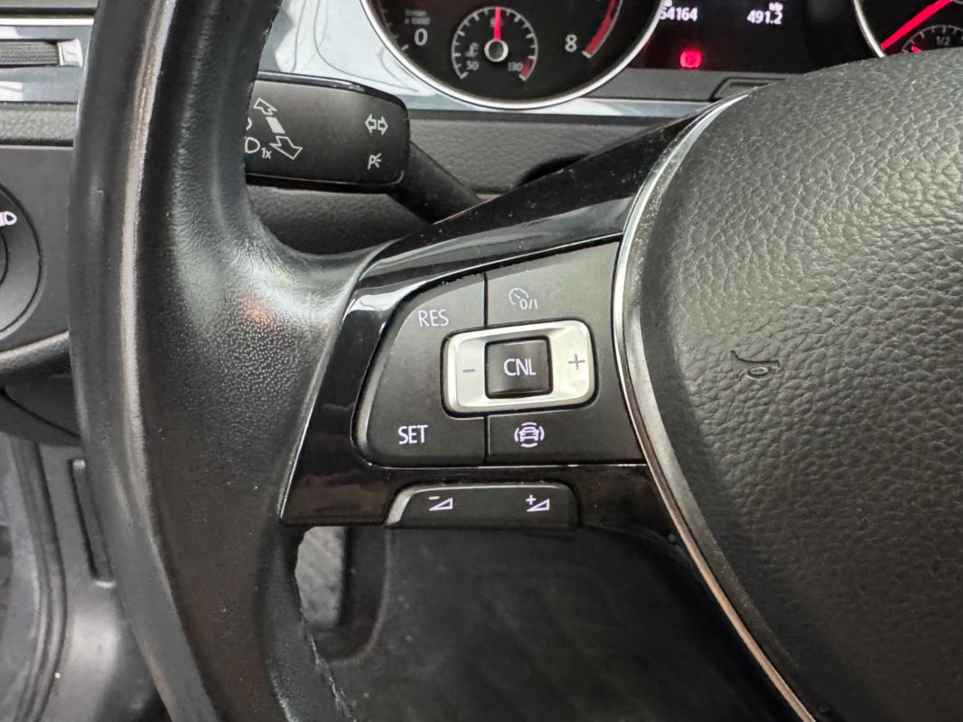 Volkswagen Golf - 1.0 TSI 85 TRENDLINE - ENTRETIEN VW
