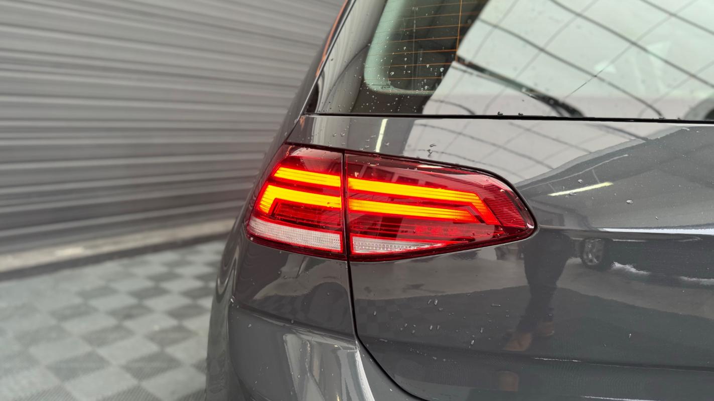 Volkswagen Golf - 1.0 TSI 85 TRENDLINE - ENTRETIEN VW