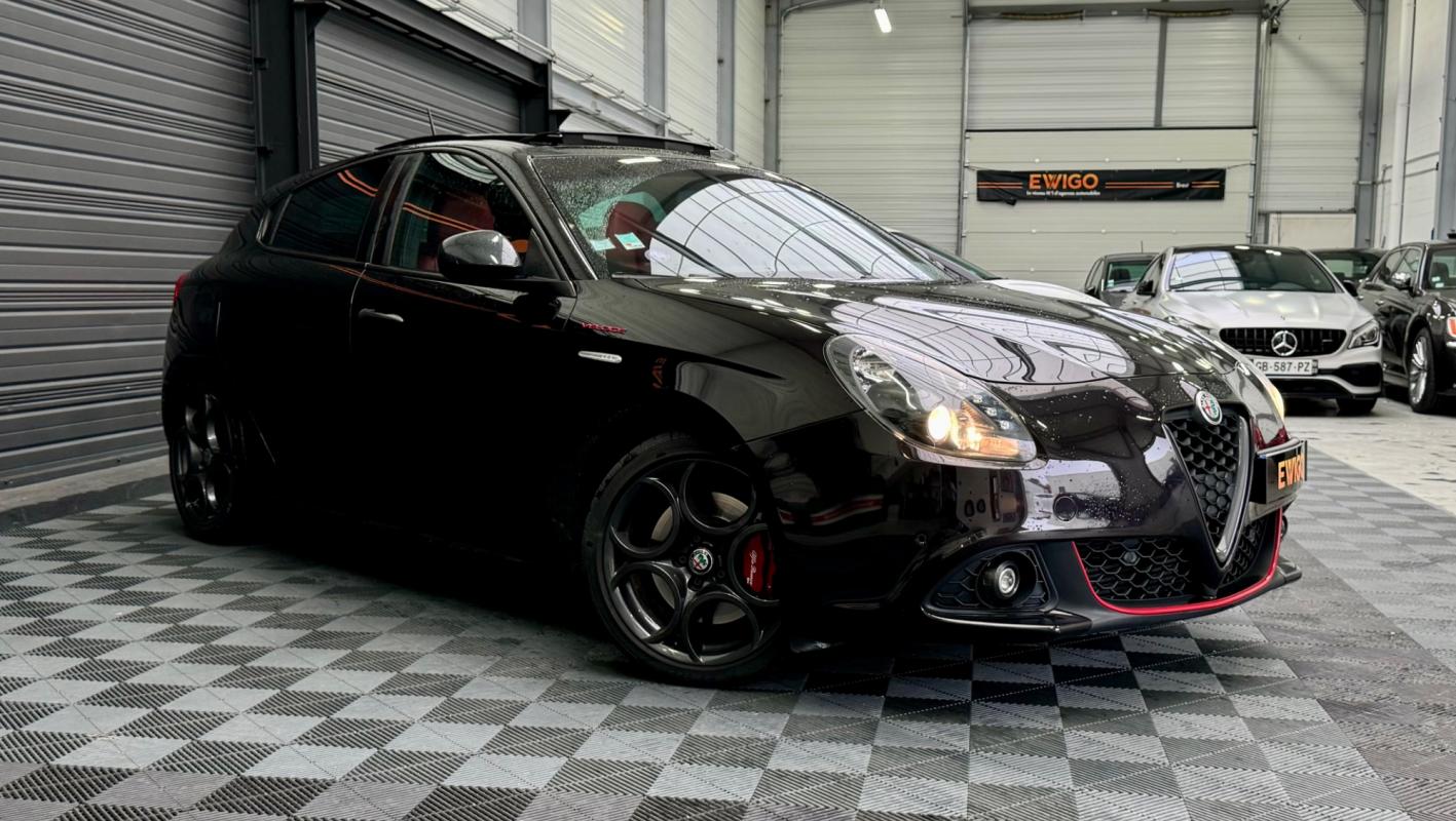 Alfa Romeo Giulietta - 1750 TBI 241 VELOCE BVA TOIT OUVRANT/BOSE/SIEGES CHAUFFANTS+ELEC
